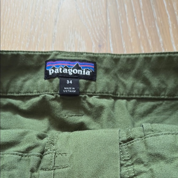 Men's Patagonia Pants - Picture 2 of 7